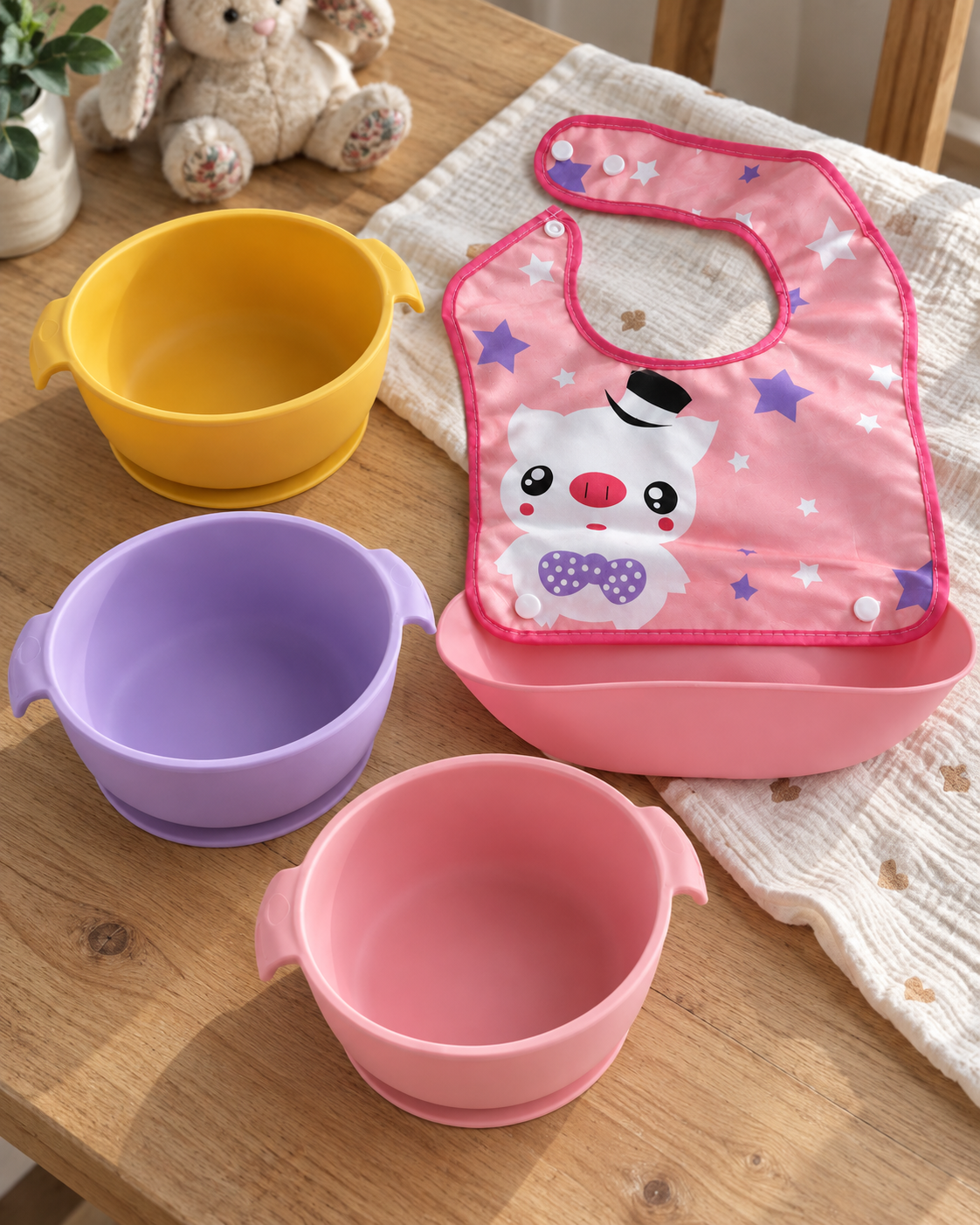 Set de 3 bols de silicona con ventosa + babero – el regalo útil para bebé (BLW)